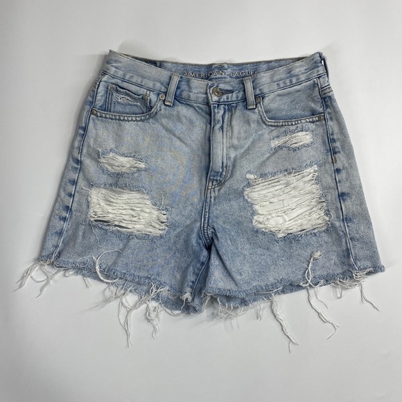 American Eagle Light Wash Distressed Mom Shorts Size 2 - Picture 1 of 9